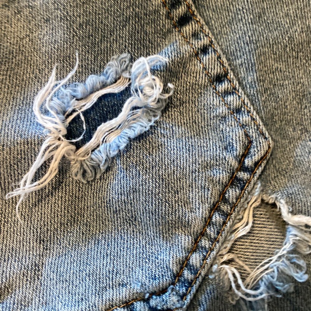 Zara Trafaluc denimwear High Waisted Distressed Painted Denim Shorts Size 24 - Picture 5 of 11